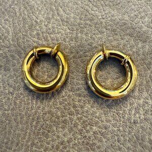 Gold-tone hoop earrings NON-PIERCED -- CLIP ON -- NWOT -- 3/4 inch diameter